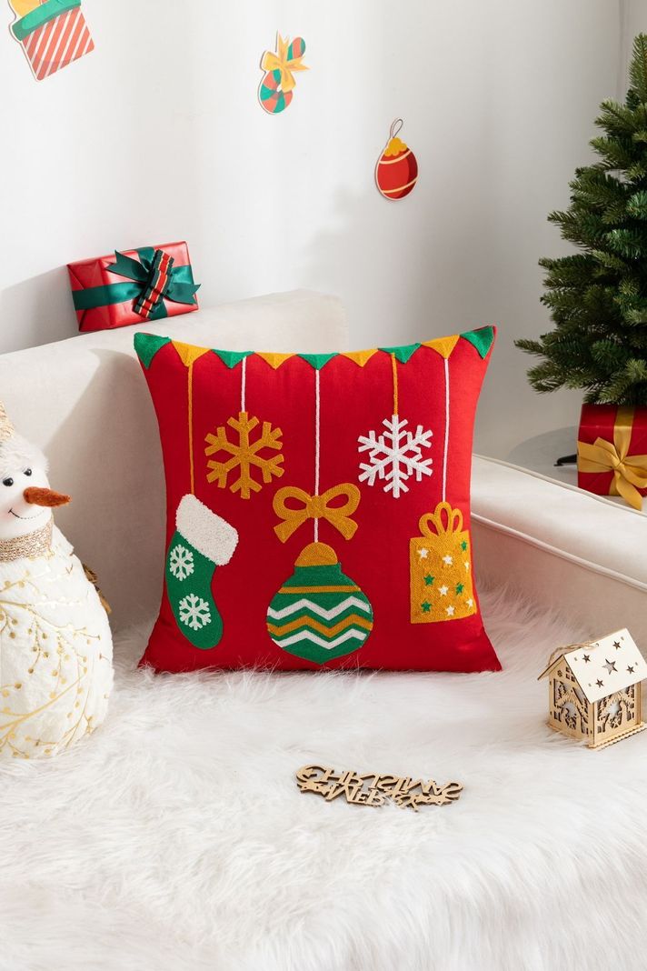 Cojín navideño con diseño bordado - D08-0