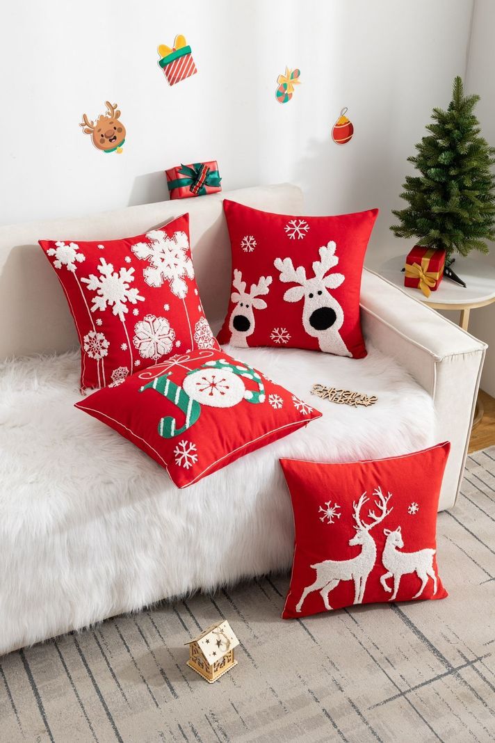Cojín navideño con diseño bordado - D14-1