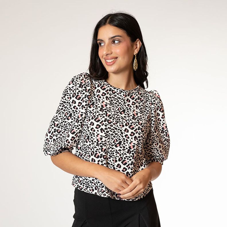 Polera Abril Manga Corta Animal Print Rosa Natalia Seguel-5