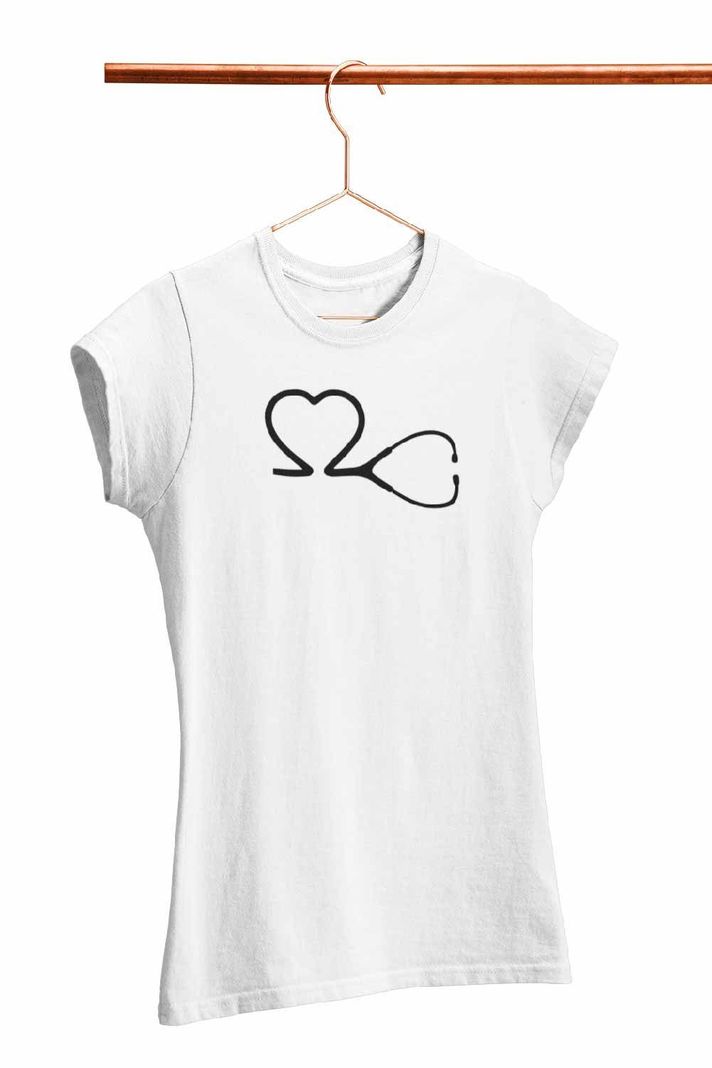 POLERA MUJER SAN VALENTÍN CORAZÓN ESTETOSCOPIO-1