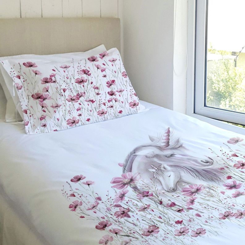 JUEGO DE CAMA FUNDA DE PLUMÓN + SABANA BAJERA + 4 FUNDAS ALMOHADA UNICORNIO SUPER KING-1