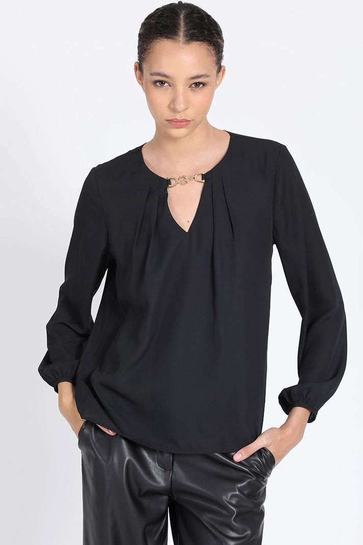 Blusa Gasa Doble Aplicación Metalica, Negro Liola-0