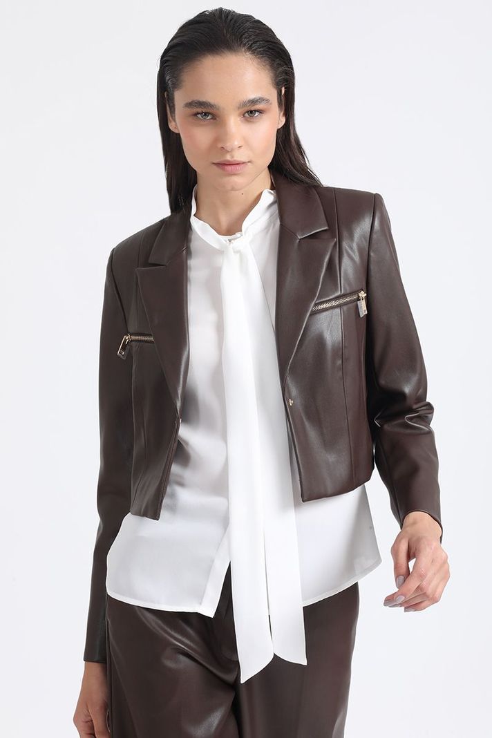 Blazer Crop Efecto Cuero Con Cierres, Chocolate Liola-3