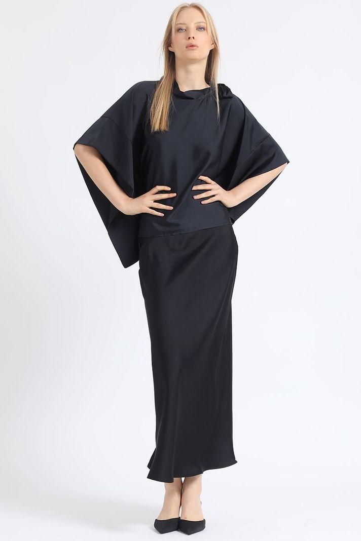Bluson Amplio Tipo Poncho, Satin Negro Liola-1