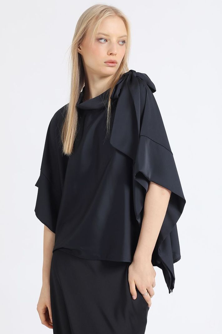 Bluson Amplio Tipo Poncho, Satin Negro Liola-3