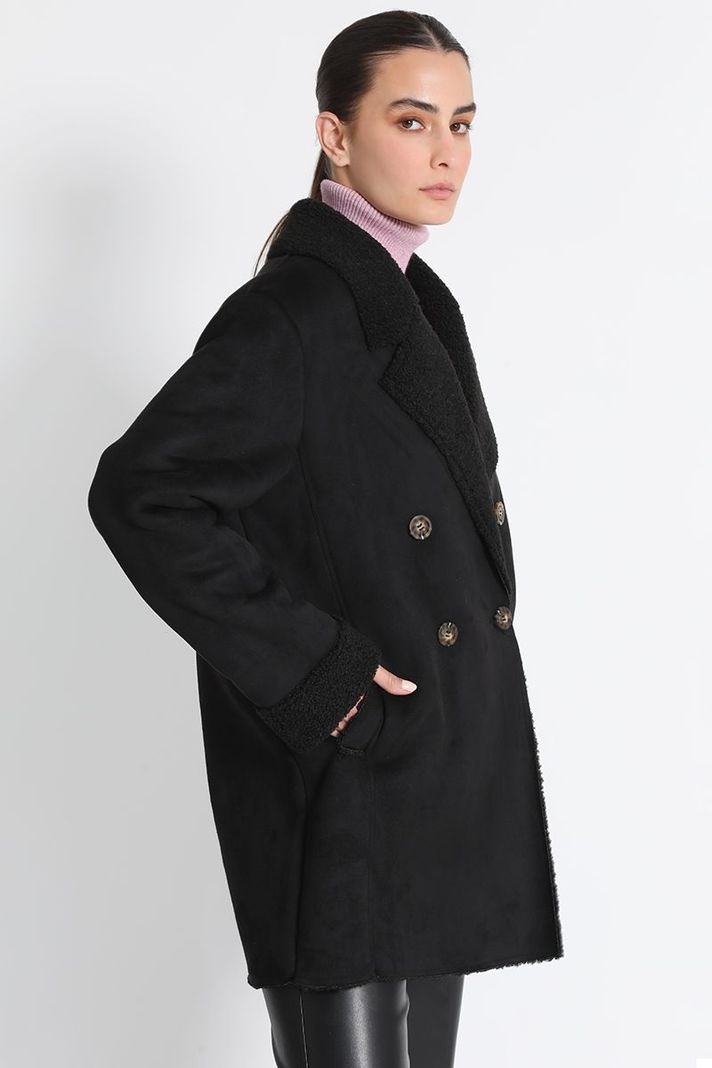 Chaquetón Recto Tipo Gamulan Negro Liola-3