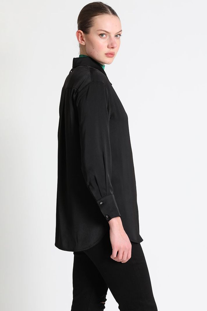Blusa Camisera Básica Negro Liola-4