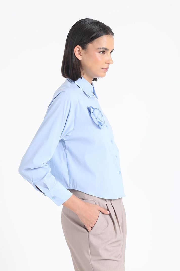 Camisa Poplin Algodón, Aplicación Flor, Celeste Liola-4