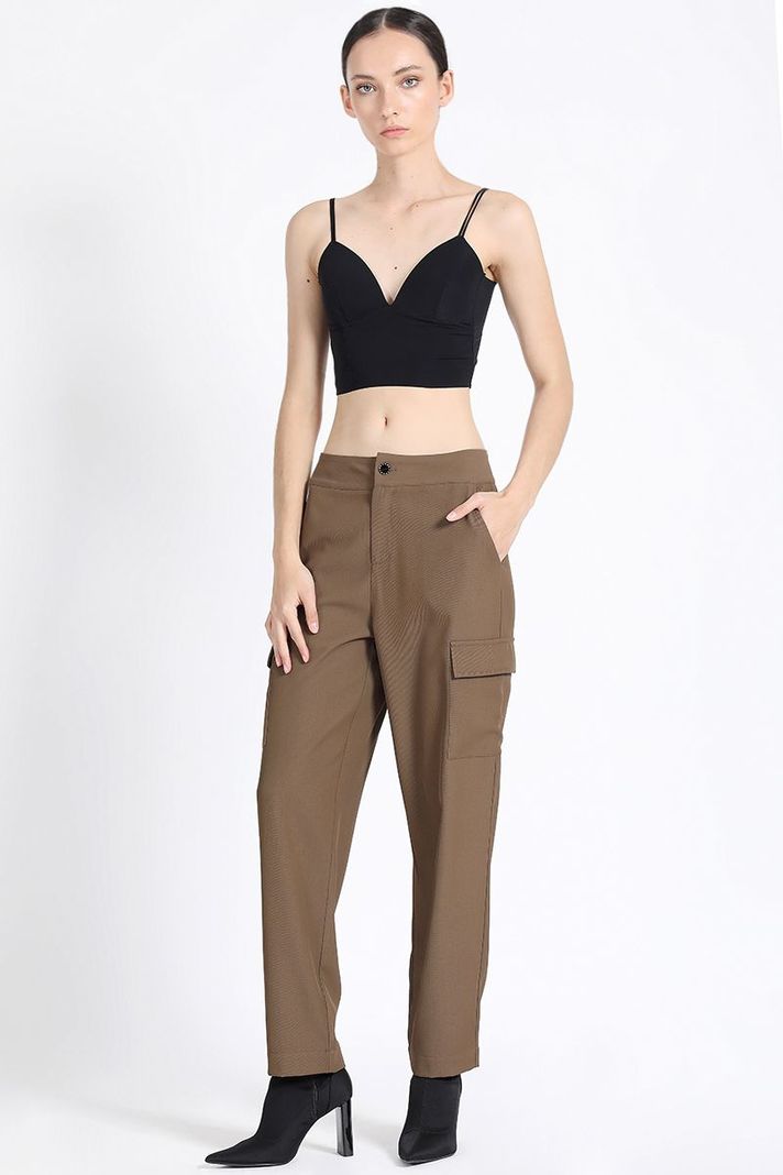 Pantalon Sastre Cargo, Tiro Medio, Café Liola-0
