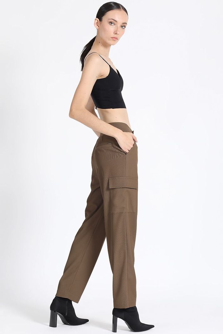 Pantalon Sastre Cargo, Tiro Medio, Café Liola-2