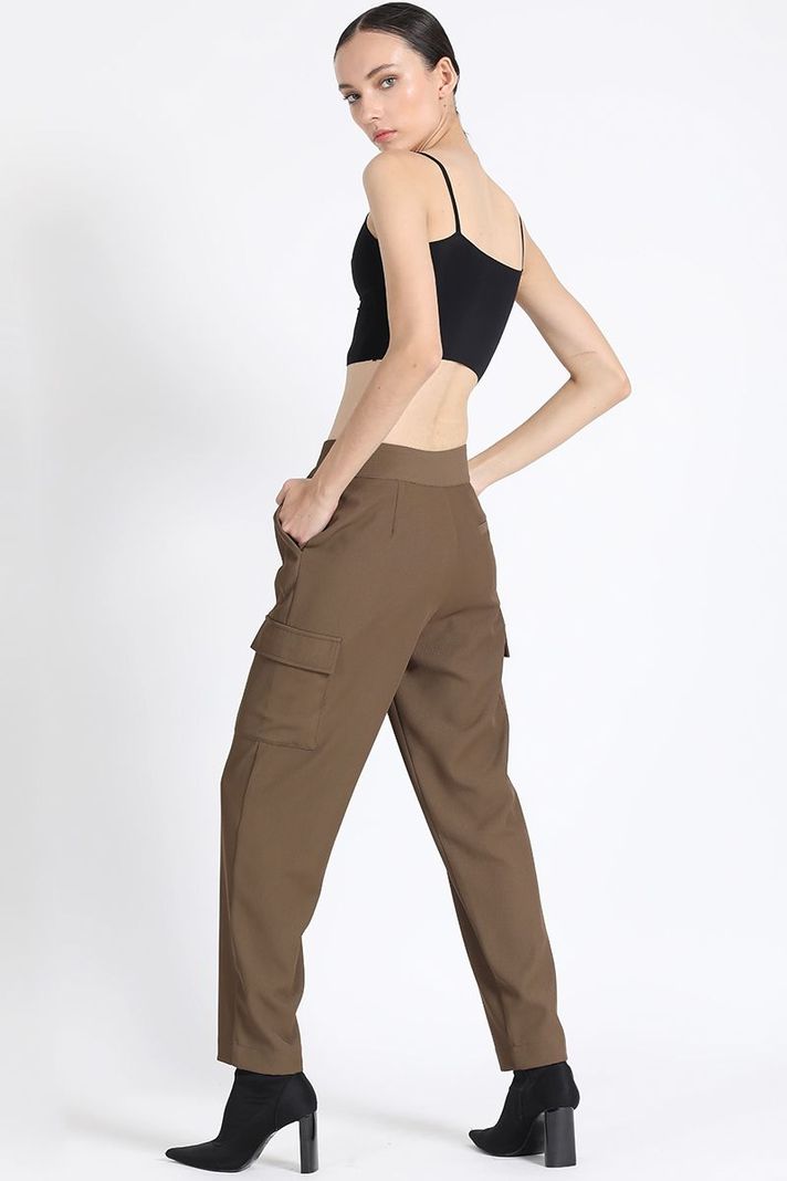 Pantalon Sastre Cargo, Tiro Medio, Café Liola-3