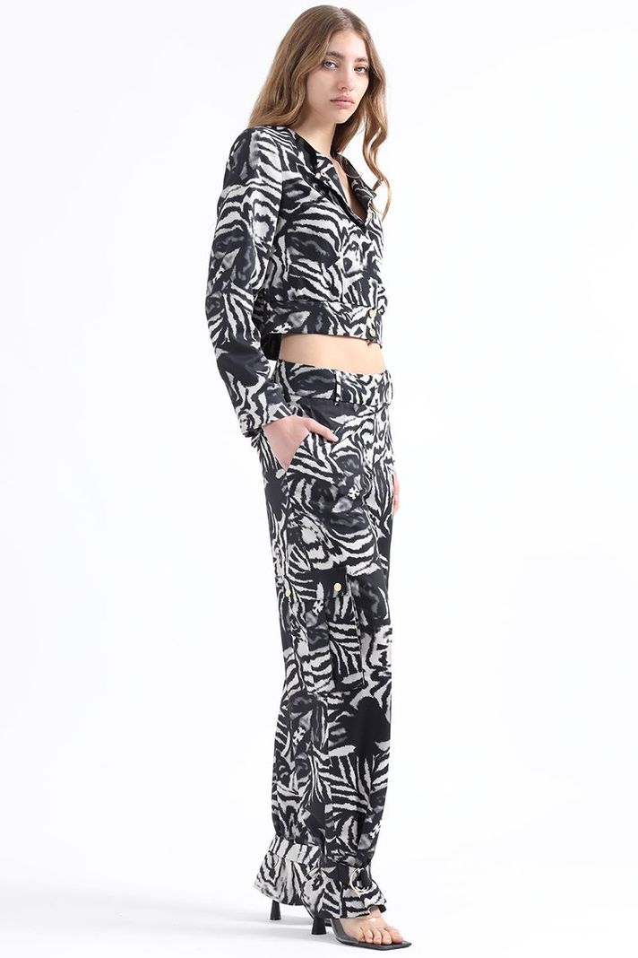 Pantalon Cargo Ancho, Estampado Animal, Negro Liola-1