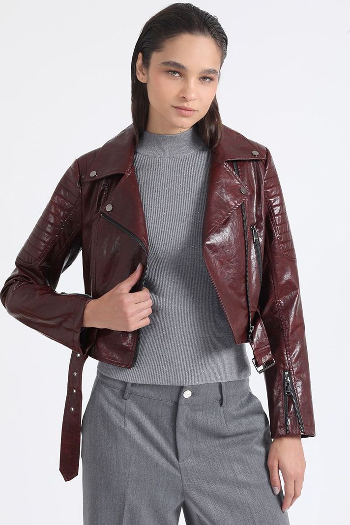 Chaqueta Crop Biker, Efecto Cuero, Burdeo Liola-0