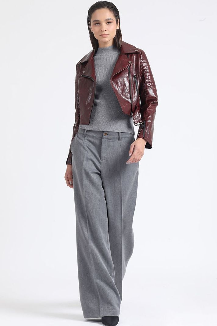 Chaqueta Crop Biker, Efecto Cuero, Burdeo Liola-3