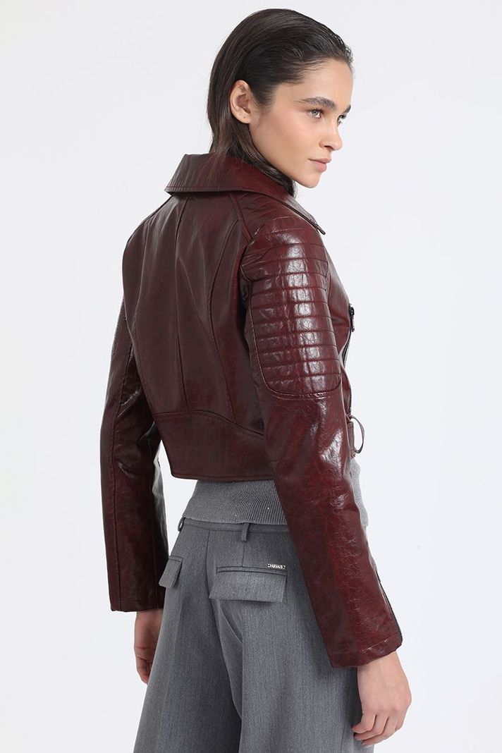 Chaqueta Crop Biker, Efecto Cuero, Burdeo Liola-5