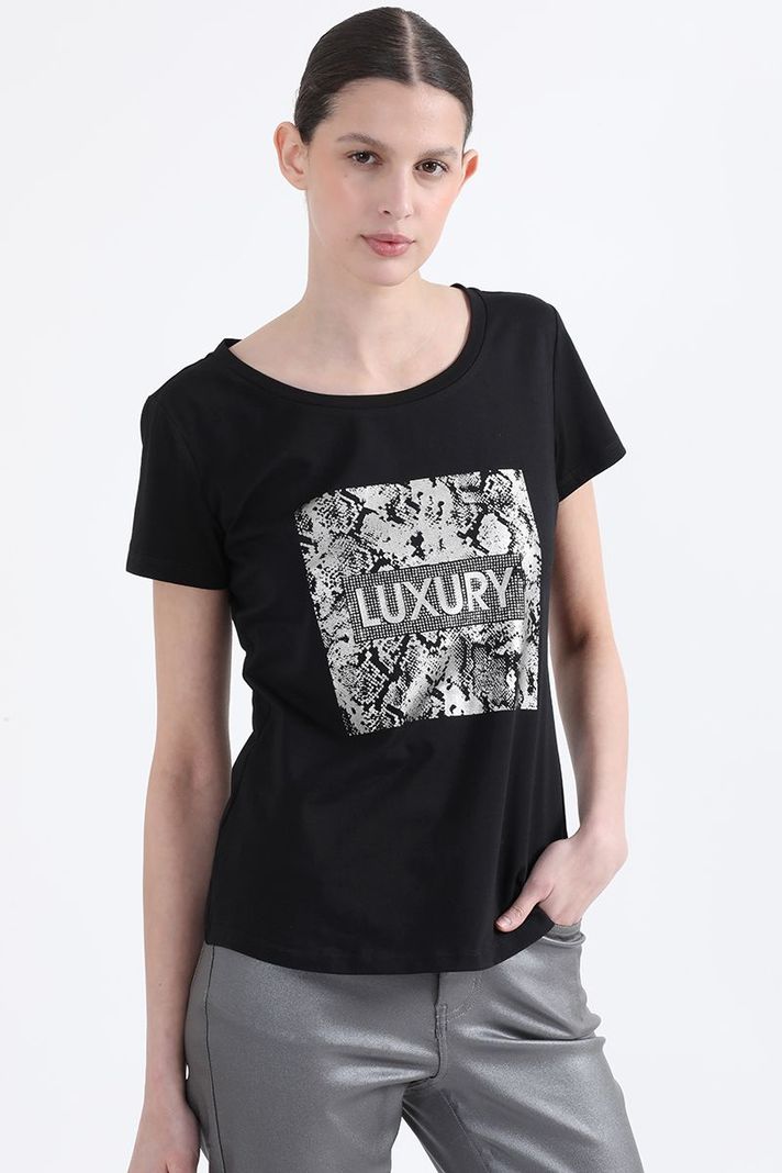 Polera Algodón Spandex, Con Estampado Folia, Negro  Liola-0