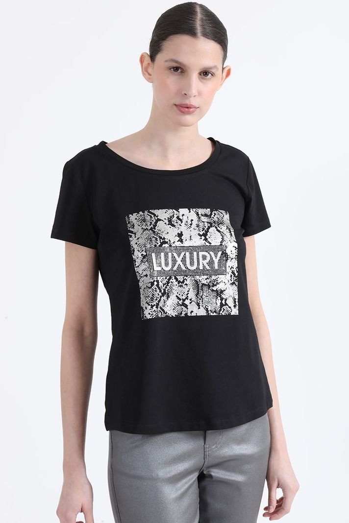 Polera Algodón Spandex, Con Estampado Folia, Negro  Liola-2