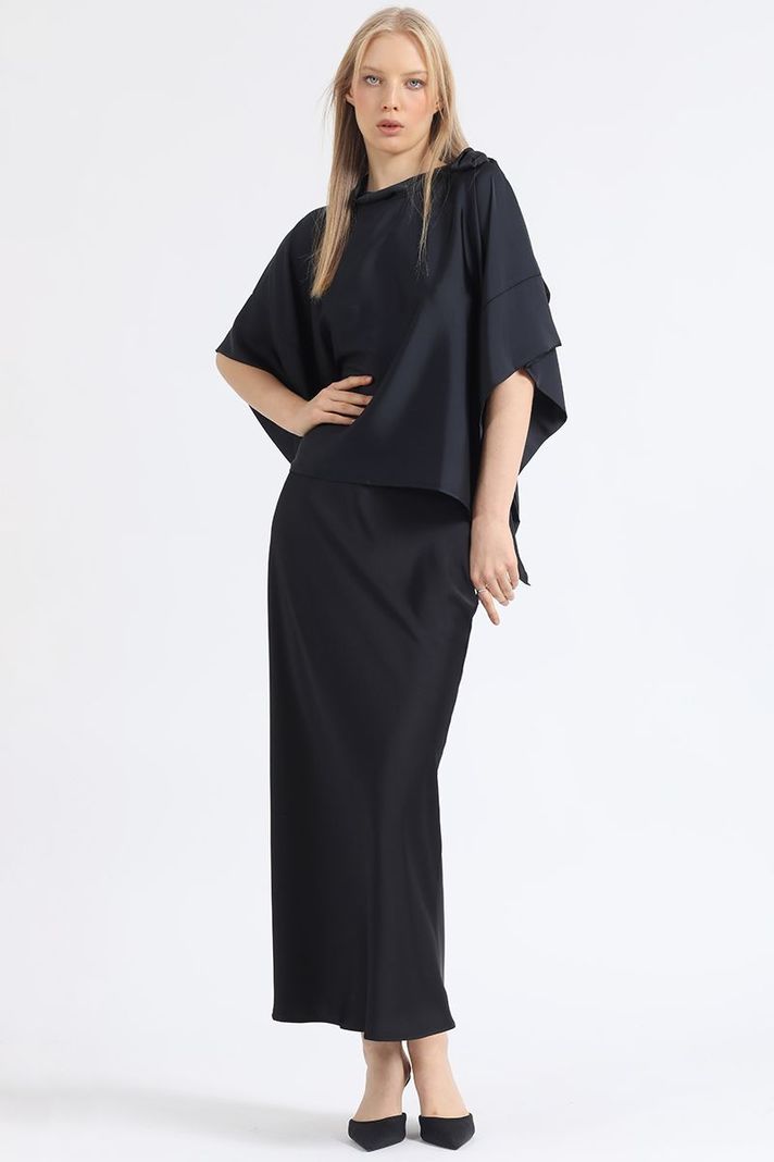 Falda Maxi Sesgada Satin Negro Liola-0