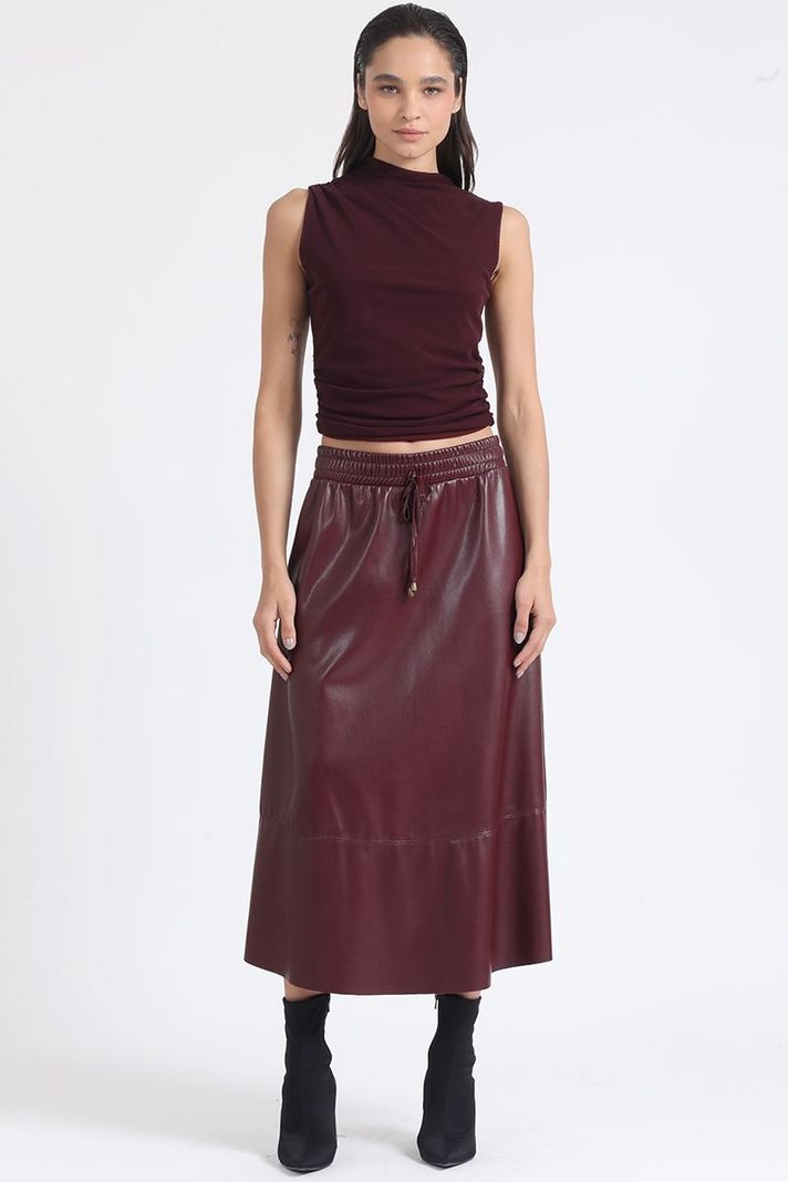 Falda Amplia Midi Efecto Cuero, Vino Liola-0