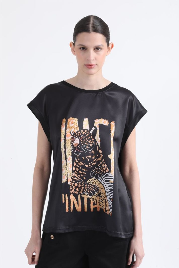 Polera Con Satin Estampado Tigre Animal, Negro Liola-0