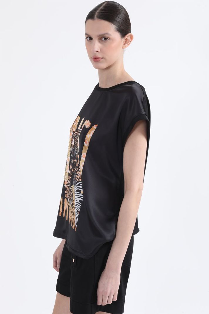 Polera Con Satin Estampado Tigre Animal, Negro Liola-4