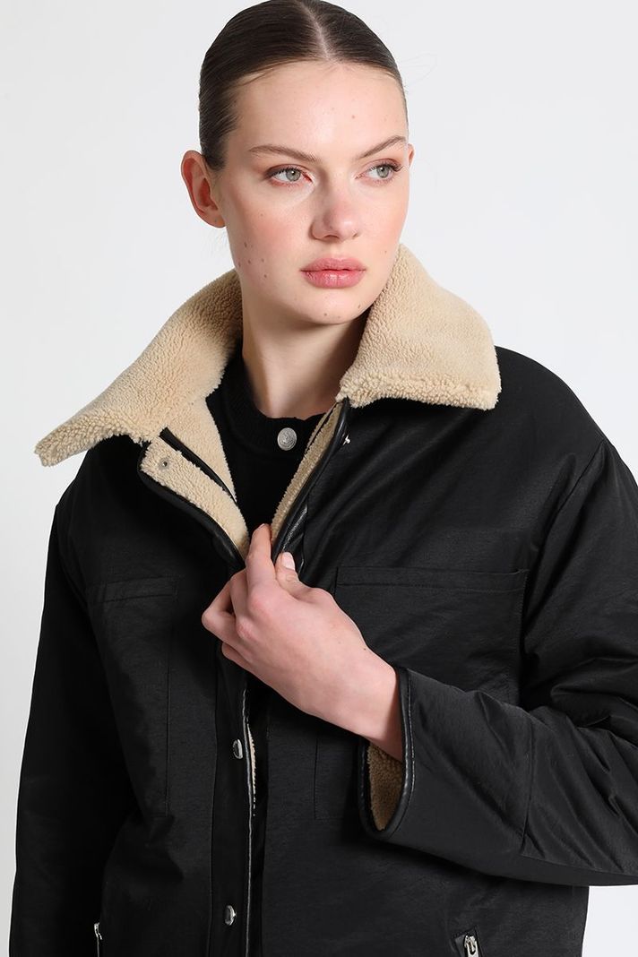 Chaquetón Recto Reversible Negro Liola-3