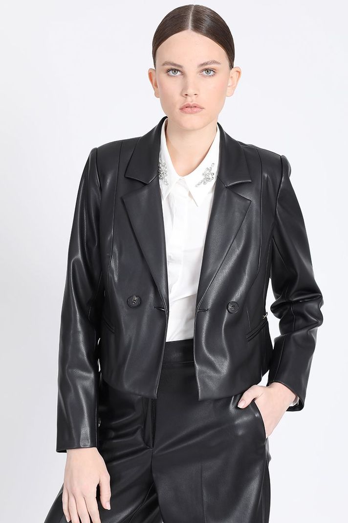 Blazer Cropped Cruzado Efecto Cuero, Negro Liola-5