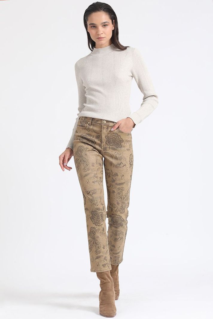 Pantalon Pitillo Tiro Medio, Estampado Café Liola-0