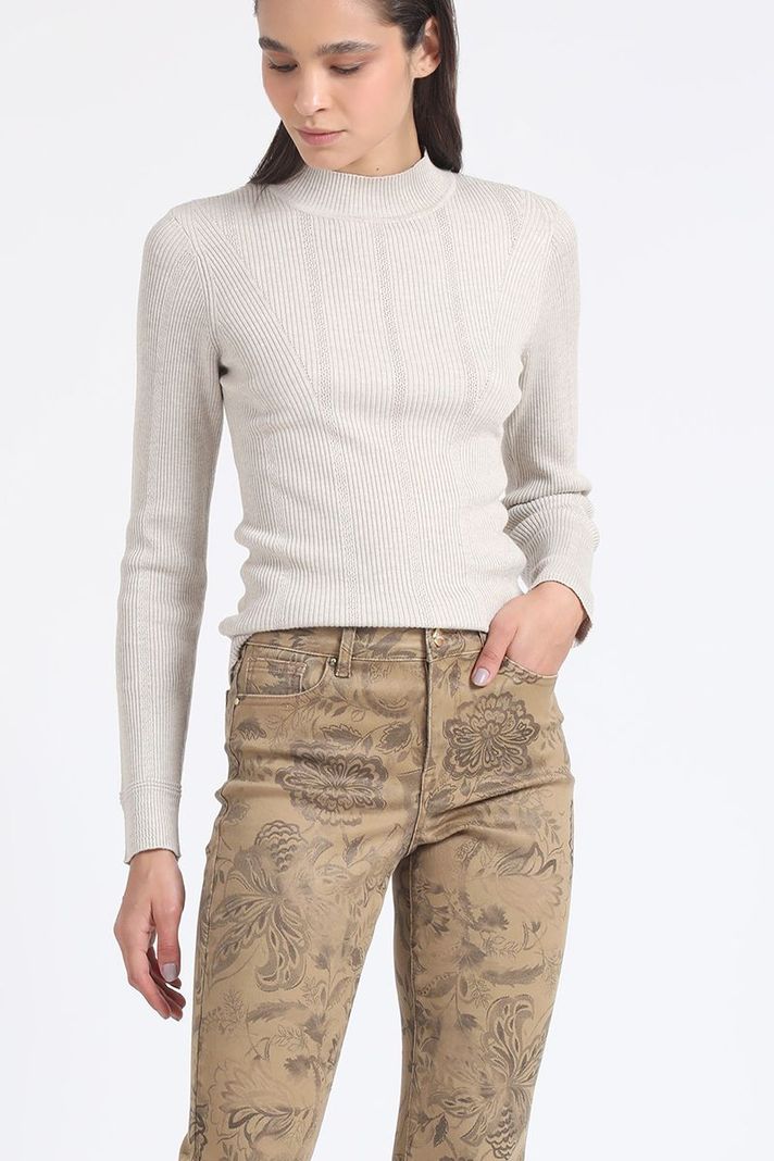 Pantalon Pitillo Tiro Medio, Estampado Café Liola-1
