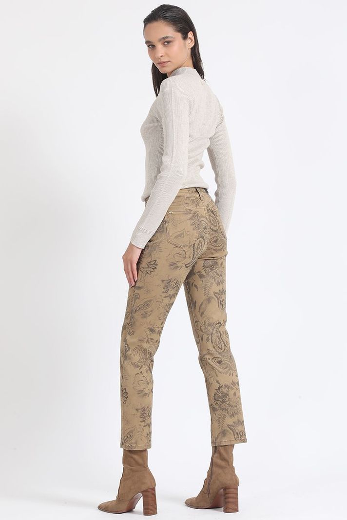 Pantalon Pitillo Tiro Medio, Estampado Café Liola-5