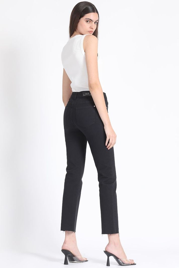 Jeans Recto Tachas Negro Liola-4