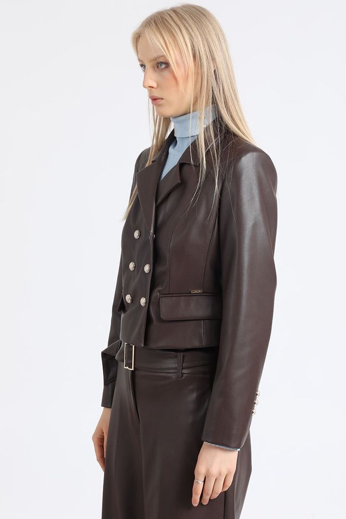 Blazer Crop Cruzado Efecto Cuero, Chocolate Liola-4