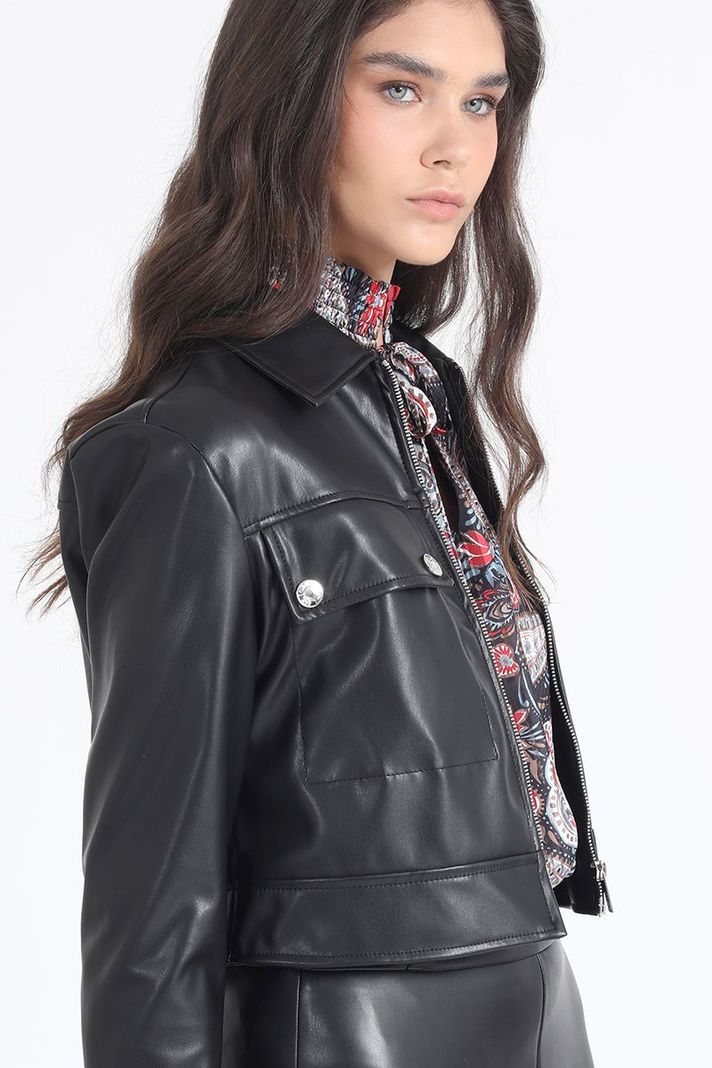 Chaqueta Crop Recta Efecto Cuero, Negro Liola-1