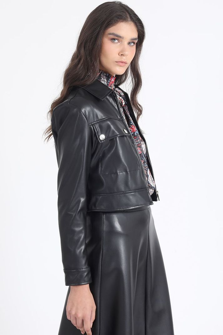 Chaqueta Crop Recta Efecto Cuero, Negro Liola-2