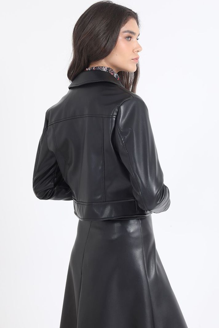 Chaqueta Crop Recta Efecto Cuero, Negro Liola-3