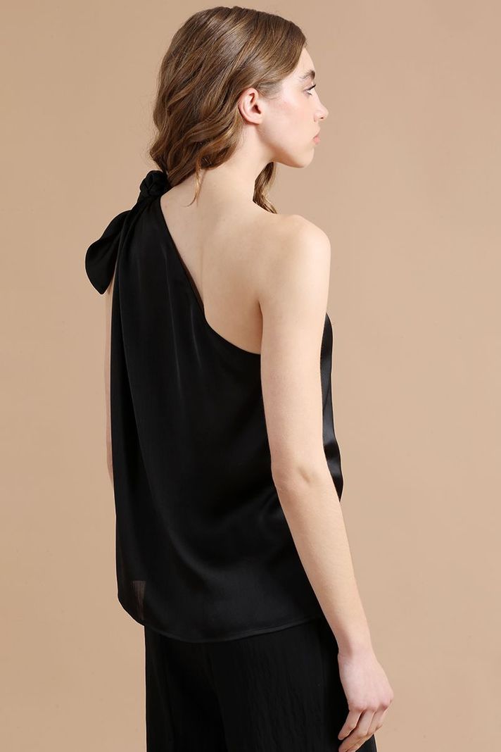 Top Satin Asimetrico, Anudado En Hombro, Negro Liola-3