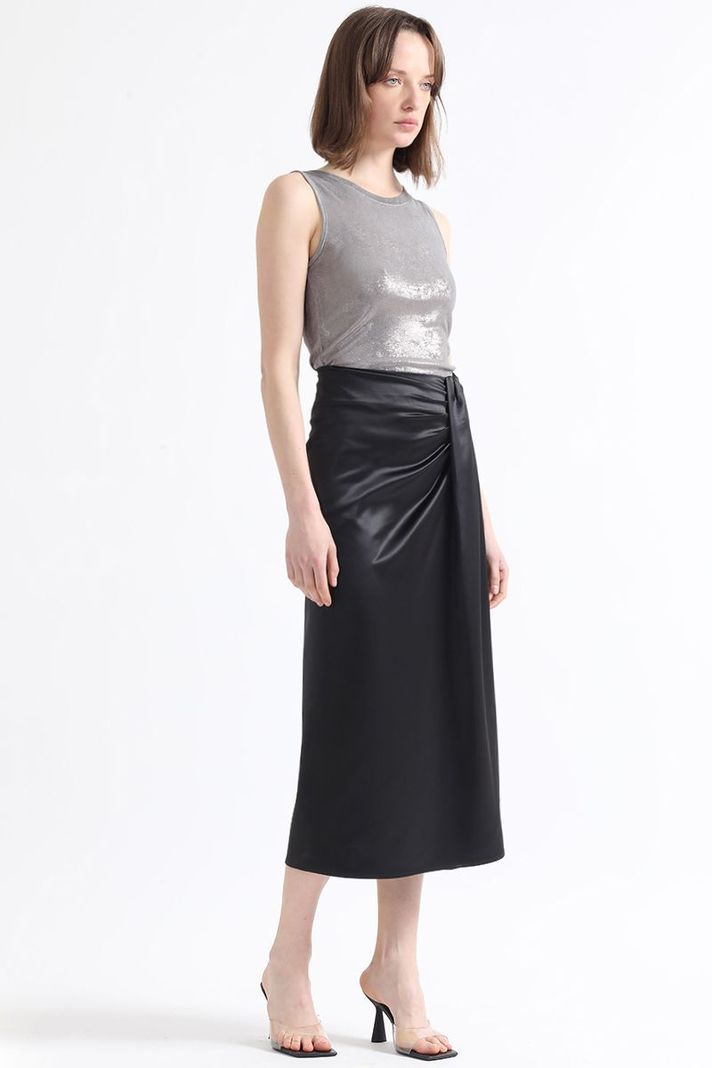 Falda Midi Cruce Asimetrico, Satin Negro Liola-3