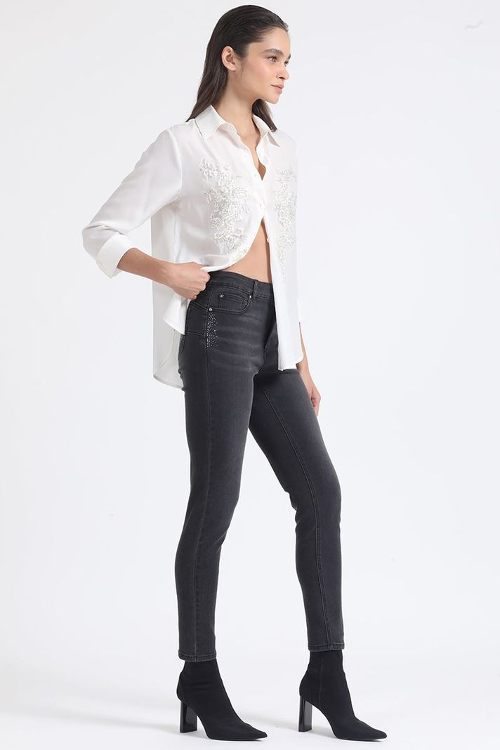 Jeans Skinny Push-Up Brillos, Tiro Medio, Negro Liola-1