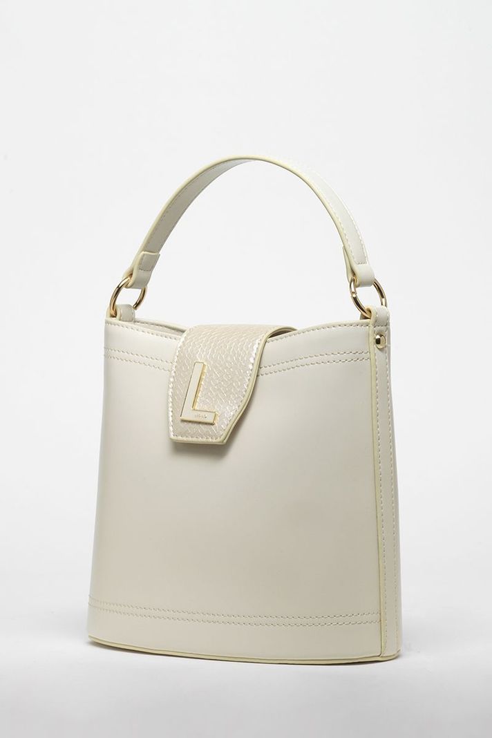 Cartera Efecto Cuero Liso Con Broche Piton, Crudo Liola-1