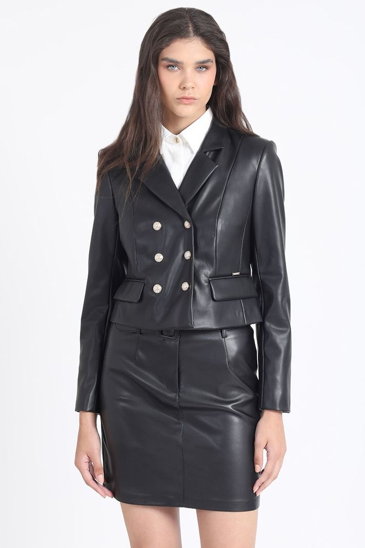 Blazer Crop Cruzado Efecto Cuero, Negro Liola-0