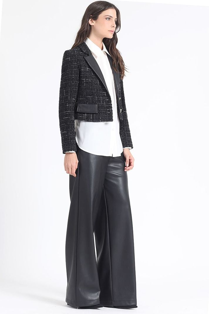 Blazer Crop En Tweed Fantasia Con Aplicación Cuero, Negro Liola-2