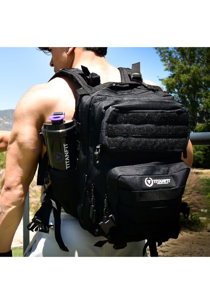 Mochila 25L Delta Negra TITAN FIT-1