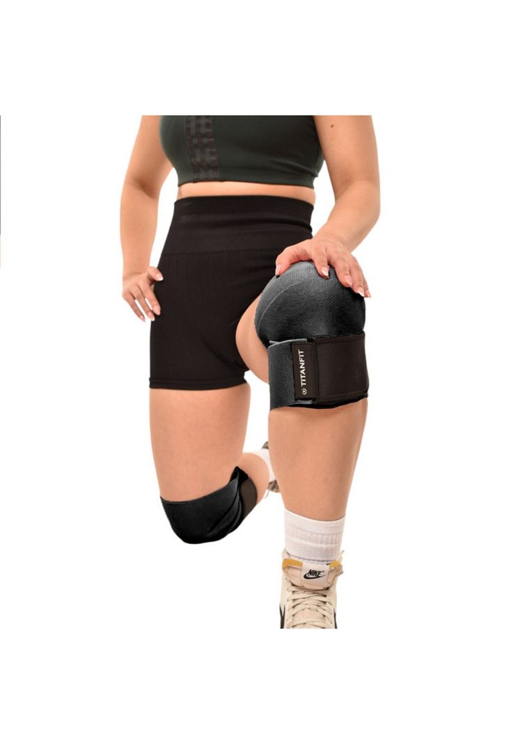 Rodillera elastica Pelta Negra TitanFit-1