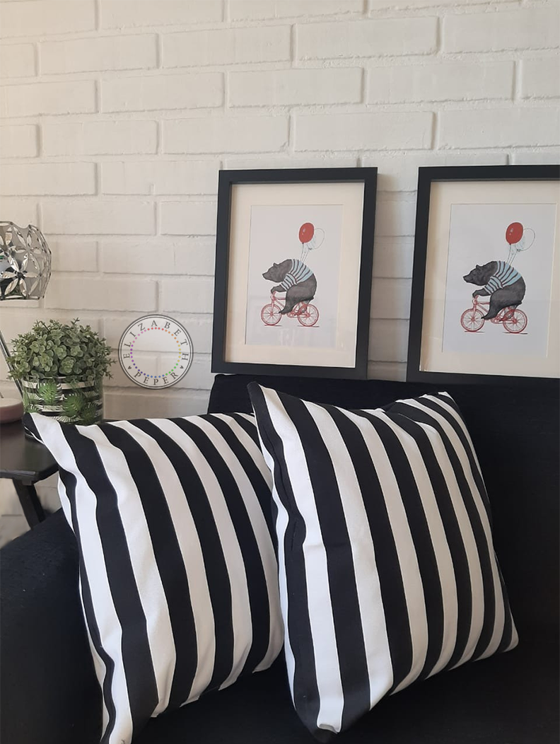 COJIN DECORATIVO DISEÑO RAYAS BLANCO Y NEGRO 60X60 RELLENO-2