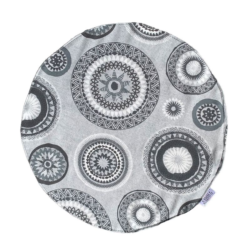 Individuales De Tela Reversibles Mandalas Negro Circular 6 u-1