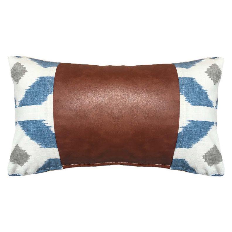 COJIN DECORATIVO ECOCUERO AZUL Y BEIGE 50X30 RELLENO
