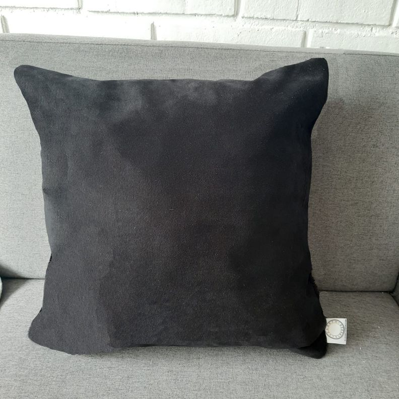 FUNDA COJIN DECORATIVO DISEÑO SUAVE NEGRO 60x60-1