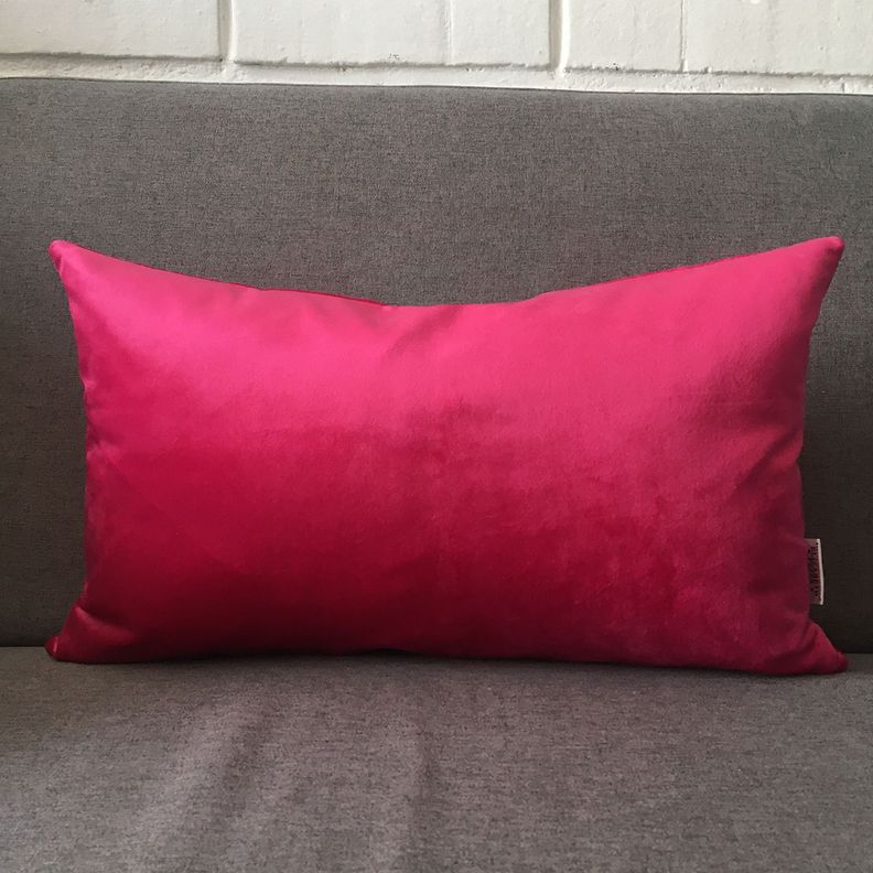 COJIN DECORATIVO DISEÑO SUAVE ROSA FUCSIA 50X30 RELLENO-2