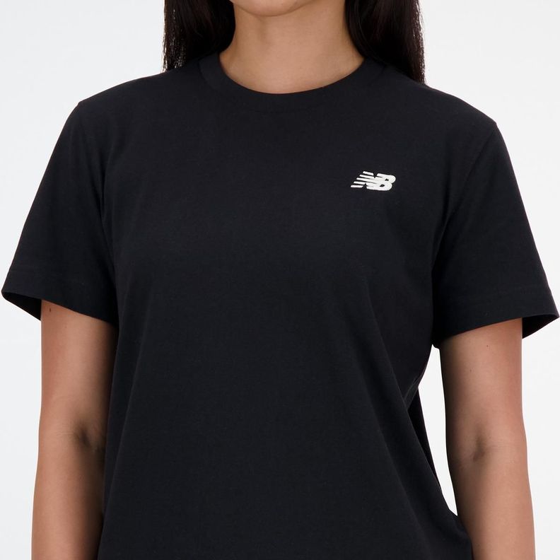 Polera Lifestyle Mujer New Balance Sport Essentials Negra-1