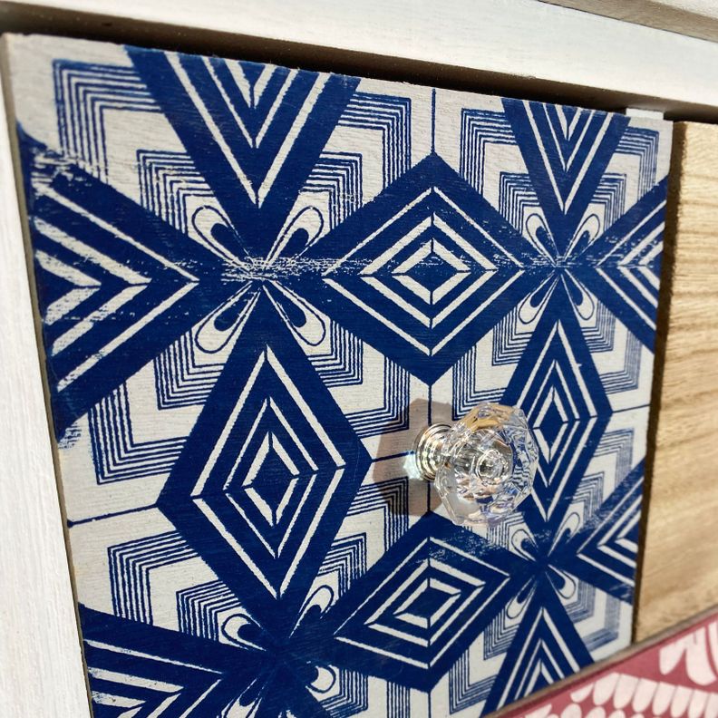 Mueble 8 Cajones. Estampado - S0304-3